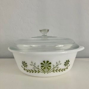Vintage 1970s Glasbake 2 Qt Glass Round Casserole Dish White w/Green Daisy